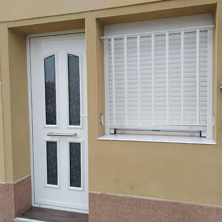 Apartment 7